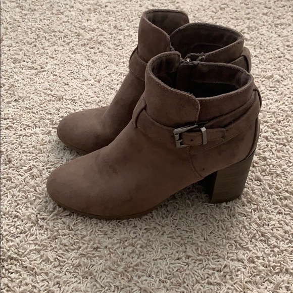 booties - Picture 2 of 2